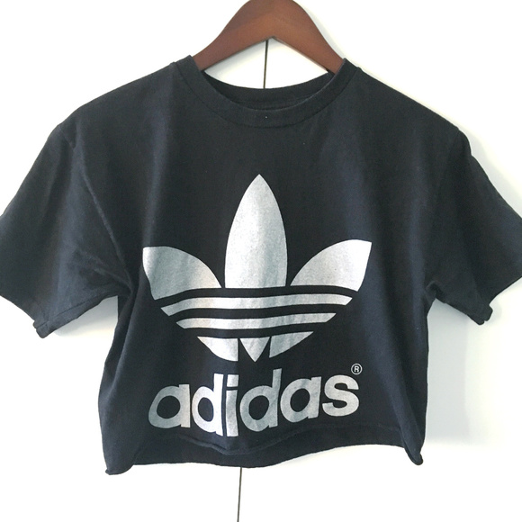 adidas logo backwards